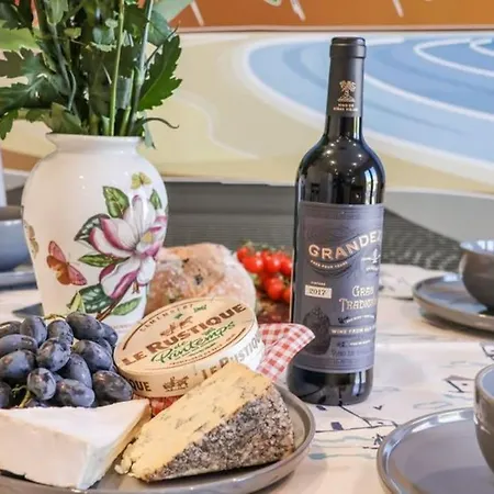 Prestella Semi By The Sea *